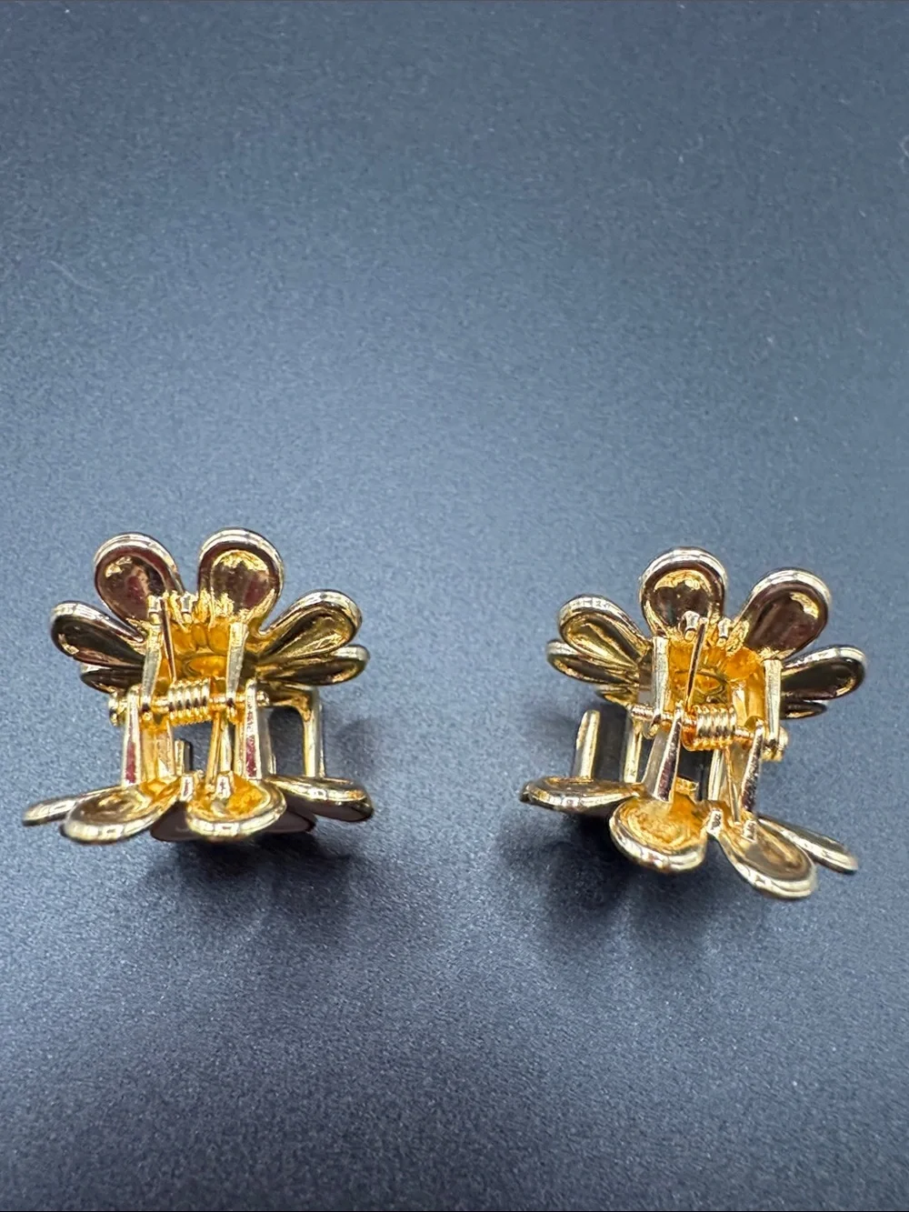 Gold-Tone White Daisy Hair Clips with Yellow Center set of 2